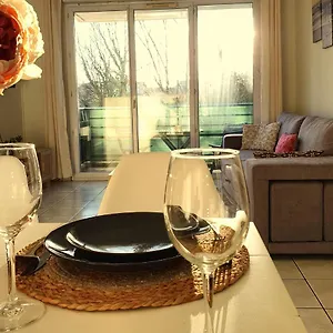 Appartement Belle Vue Proche Des Commodités Avec Piscine Résidentielle