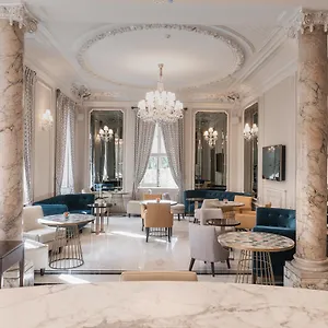 Hotel Genesis