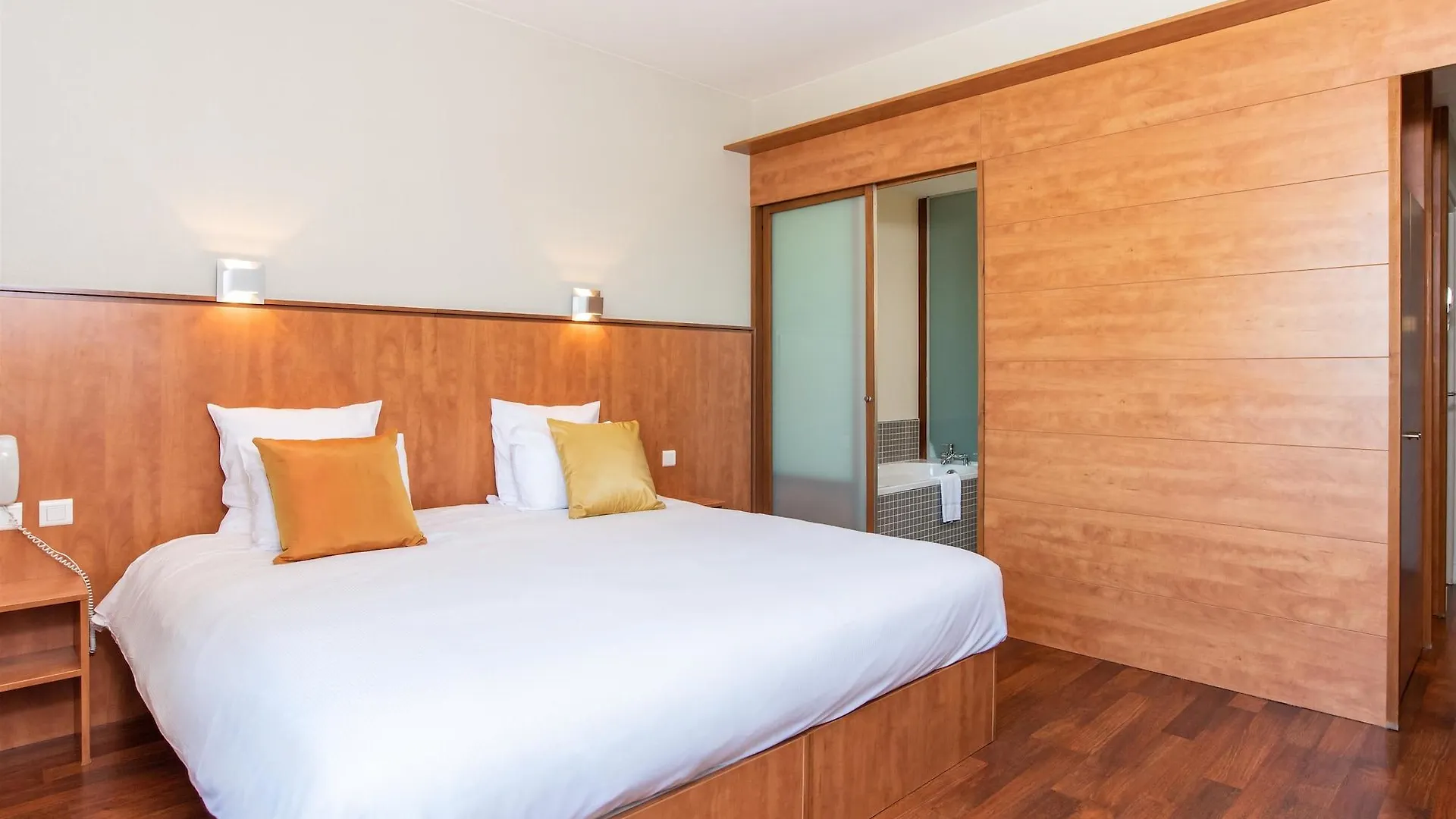 Hotel Best Western Plus Le Canard Sur Le Toit Colomiers